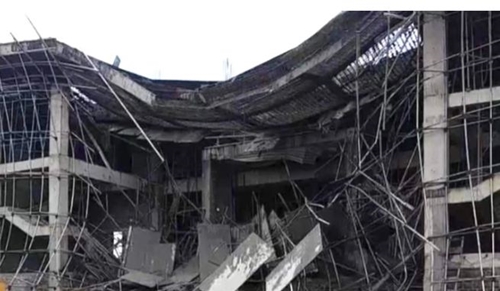 Quảng Bình: Trung tâm Văn hóa 50 tỷ đồng bất ngờ sập giàn giáo khi đổ bê tông
